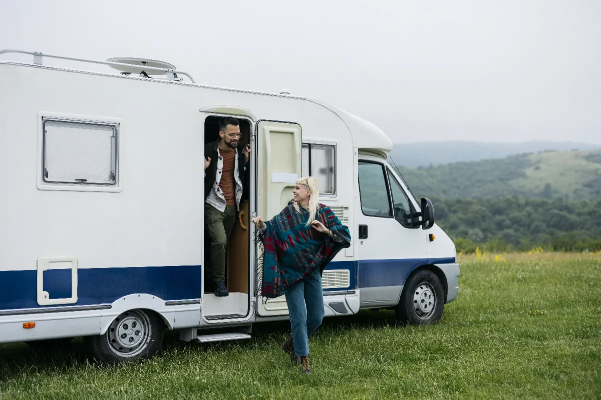 les-meilleurs-campings-cars-pour-un-voyage-a-deux-inoubliable